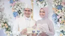 Sekitar tujuh tahun menduda, Sahrul Gunawan resmi menikah lagi. Pria tiga orang anak itu menikahi perempuan cantik Dine Mutiara pada Sabtu (6/5/2023). Beberapa hari setelah menikah, sang istri menceritakan kejadian sebalum akad nikah. [Instagram/dine.pearl]