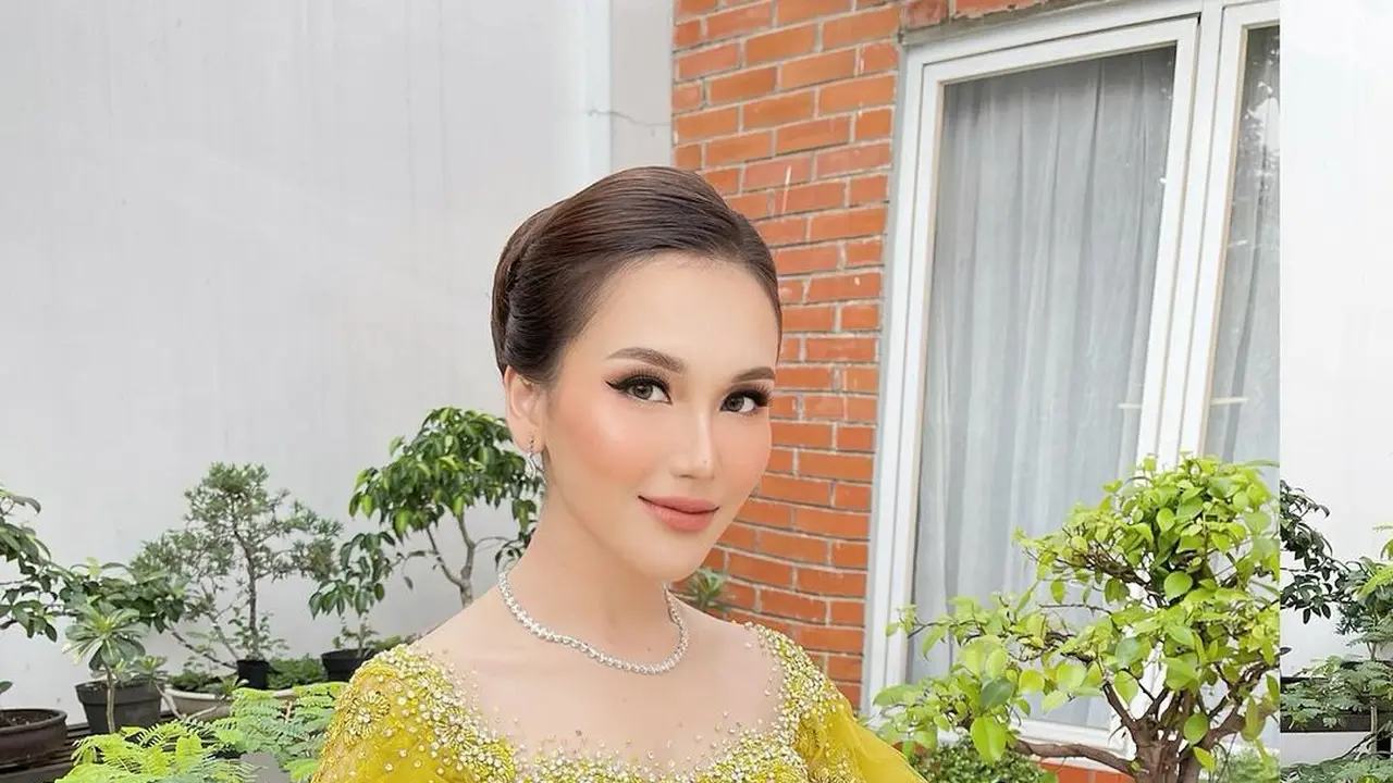 Kebaya artis