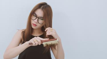 Pahami 5 Penyebab Rambut Rontok Secara Berlebihan Beauty Fimela Com