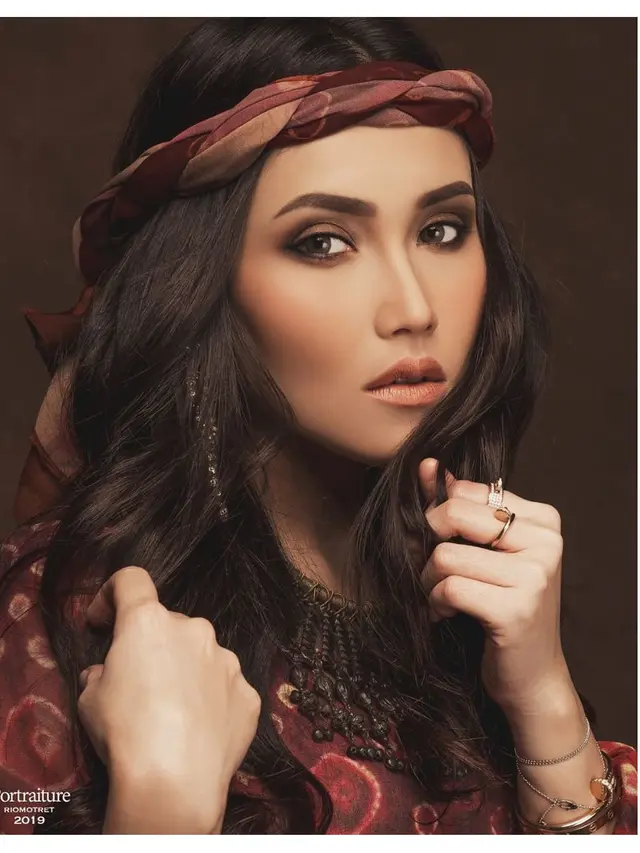 Masuk Nominasi Wajah Tercantik TC Candler, Ini 6 Potret Ayu Ting Ting yang Bikin Pangling