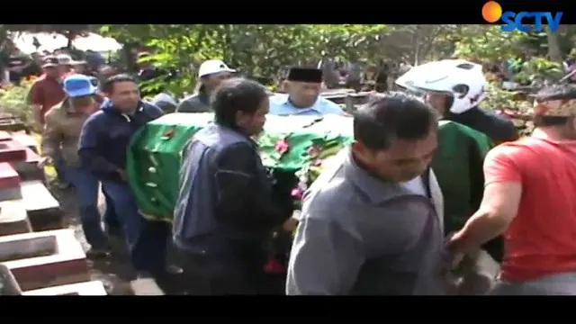 Pelaku yang merupakan pensiunan Polri kini mendekam di Mapolsek Lembang dan dijerat Pasal 351 KUHP tentang penganiayaan.