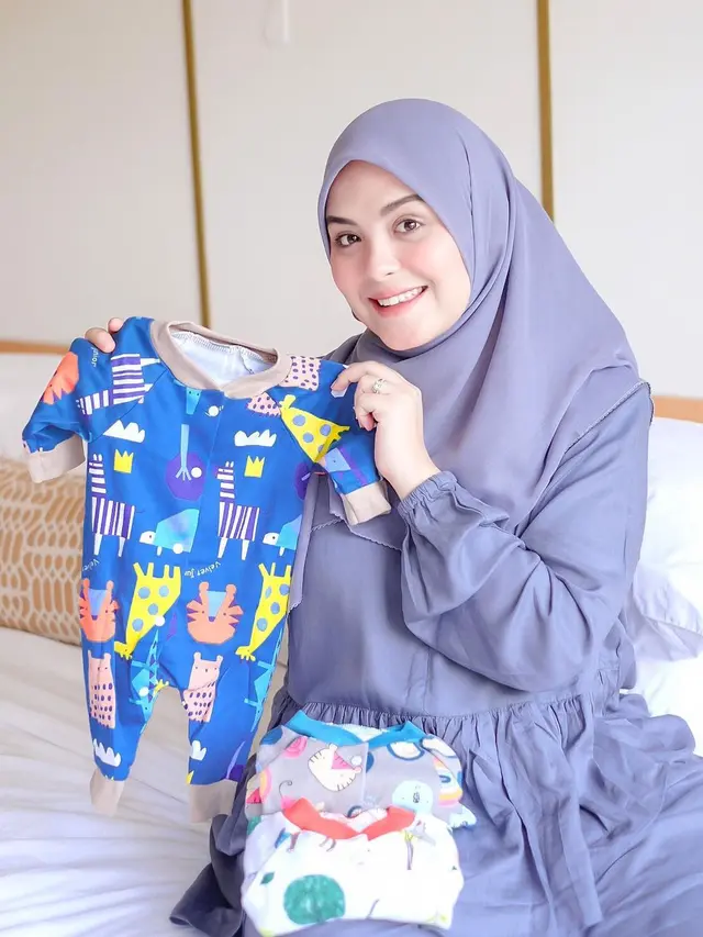 6 Potret Perubahan Wajah Vebby Palwinta Saat Hamil Tua, Jelang Melahirkan