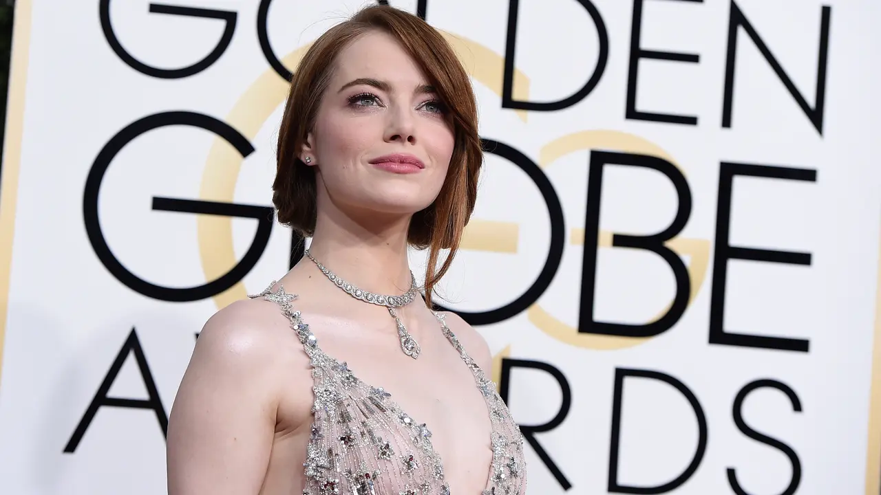 20170108-Gaun Berleher Rendah di Karpet Merah Golden Globe 2017-California