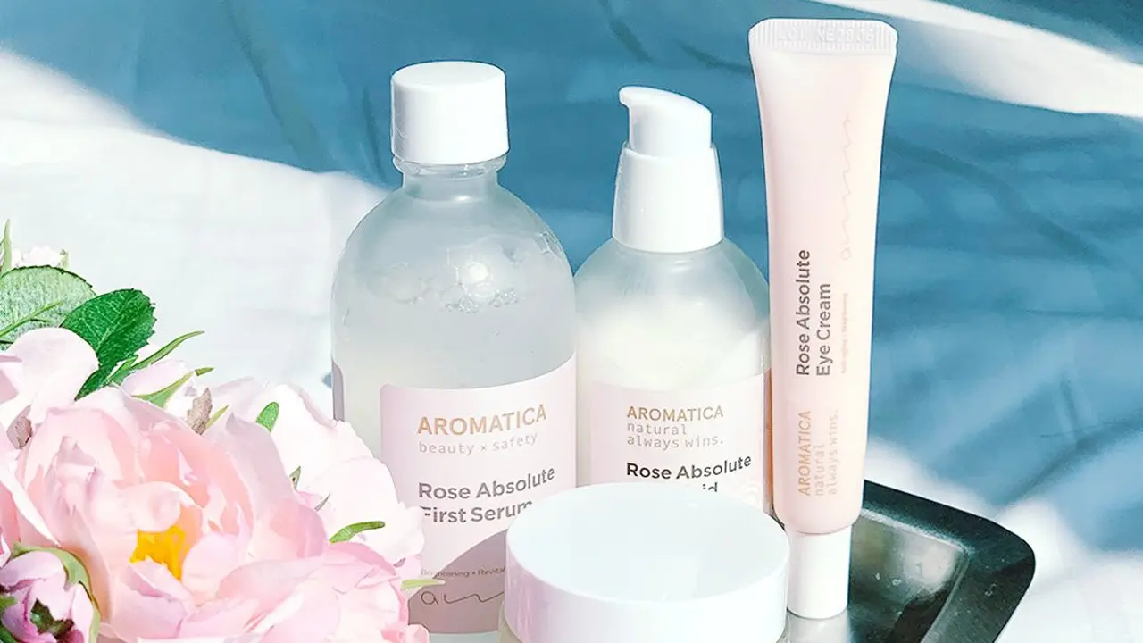Hidrasi Instan Kulit Kering dan Lawan Tanda Penuaan Dini dengan Skincare Vegan Berbahan Mawar