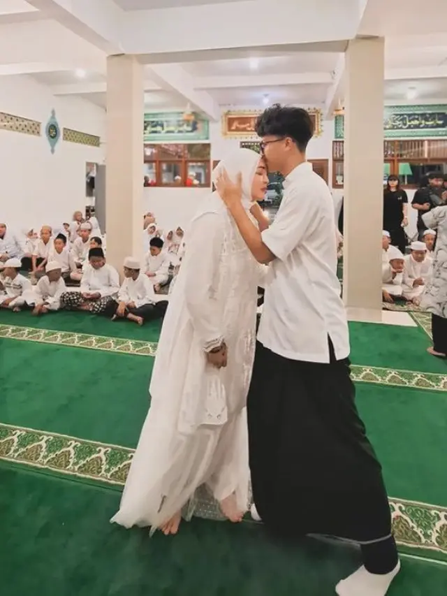 Angelina Sondakh Rayakan Ulang Tahun Keanu Massaid ke 15. [@angelinasondakh09]