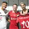 Momen pertukaran jersey Sandy Walsh dengan Alexis Mac Allister usai laga Yokohama F. Marinos vs Liverpool, Rabu (30/7/2025). (Instagram @jeissonquinones5)