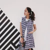 Salshabilla membawakan 3 lagu sekaligus di Vidio.com yang membuat para pendengarnya galau. (via Instagram @salshabillaadr)