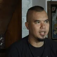 Ahmad Dhani belum berniat resmikan pernikahannya dengan Mulan. Meskipun demikian, Dhani selalu menenangkan Mulan dari hujatan haters. Safeea Ahmad, putri Dhani dan Mulan pun sudah memiliki akta kelahiran.