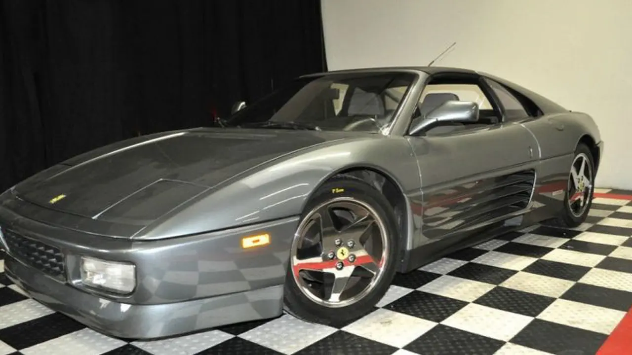 Kok Bisa Ferrari 348 Milik Gitaris Van Halen TIdak Laku Dijual?