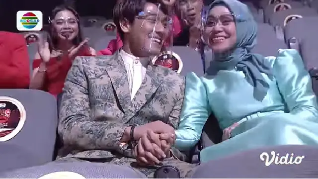 Borong Penghargaan, Ini 6 Potret Lesty Kejora dan Rizky Billar di Kiss Awards 2020