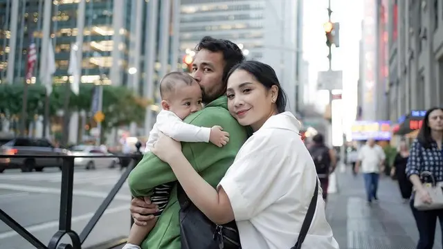 Tampilan Romantis Raffi Ahmad dan Nagita Slavina Saat di Amerika Serikat, credit: @raffinagita1717