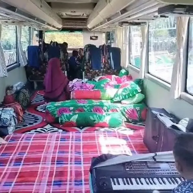 Naik Bus Berasa di Rumah, Bisa Masak dan Ngopi Diiringi Organ Tunggal