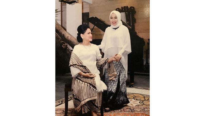 Jarang Terekspos, Ini 7 Potret Shohibah Rohmah Istri Imam Nahrawi yang Berprofesi Desainer (sumber: Instagram.com/obib_nahrawi)