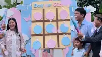 Momen pengajian 7 bulan kehamilan Indah Tri Pertiwi kakak ipar Fuji. [IG: @fransfaisal_]