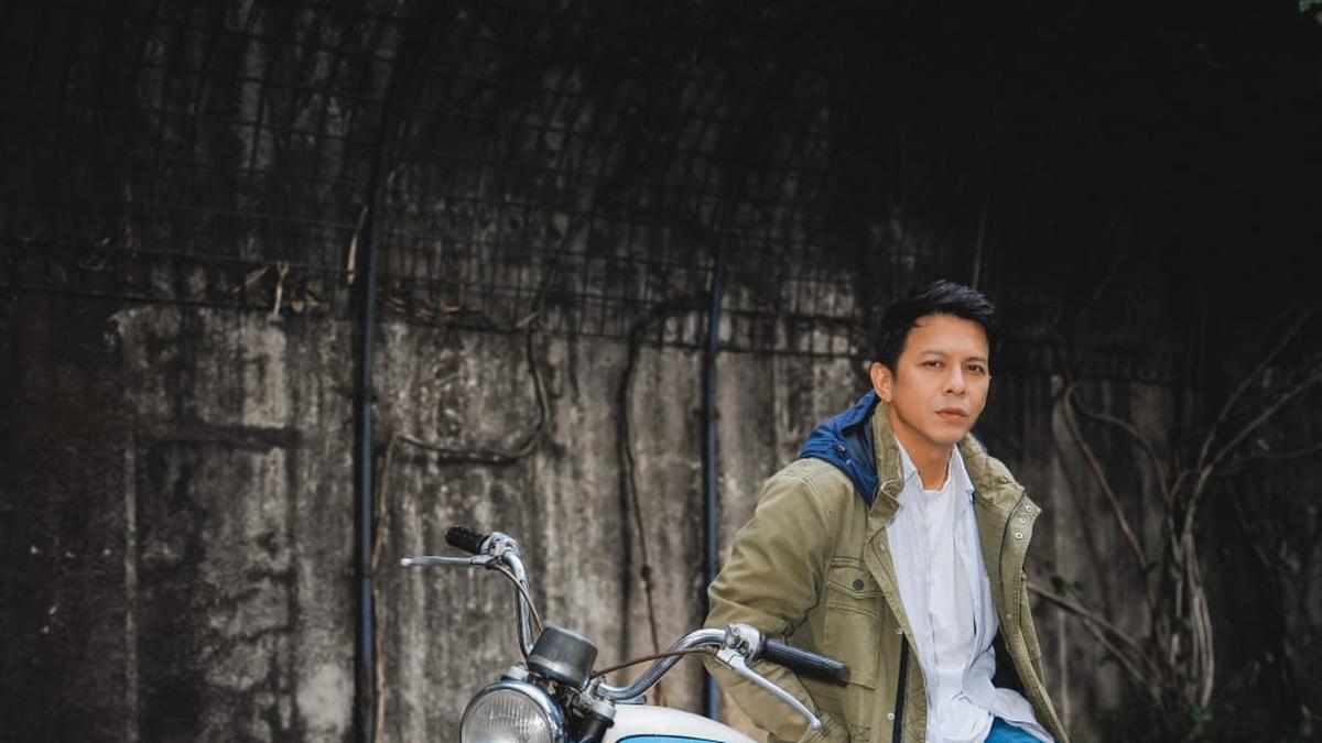 Ariel NOAH Rilis Lagu Ancika untuk Soundtrack Film Dilan ITB 1997, Liriknya Bikin Baper