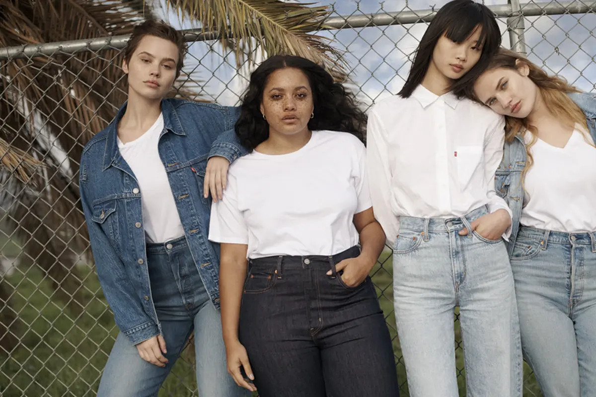 Now-stalgia Vibes, Tren Fashion yang Wajib Mengisi Lemari Akhir Tahun Ini