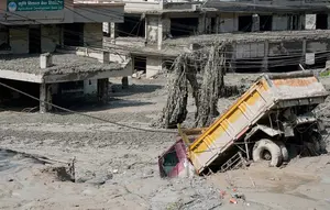 Dahsyatnya Banjir Bandang Nepal, Bus Tersapu Arus seperti Mainan