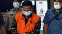 Mantan Kepala BPN Riau Muhammad Syahrir memakai rompi orange KPK. (Liputan6.com)