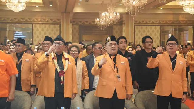 Ketua Umum (Ketum) DPP Hanura Oesman Sapta (Oso) membuka Rapat Kerja Nasional (Rakernas) I dan Bimbingan Teknis (Bimtek) di Bandung, Jawa Barat (Jabar).