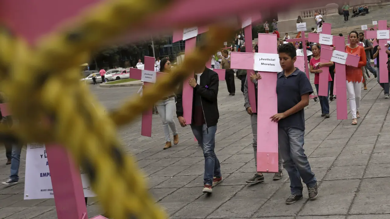 20151125-Melihat Peringatan Hari Internasional Penghapusan Kekerasan Perempuan di Beberapa Negara