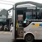 Layanan transportasi umum Biskita Transpakuan berhenti di halte pemberhentian bus di kawasan Kota Bogor, Jawa Barat, Senin (14/11/2022). Penetapan tarif ditargetkan pada awal tahun depan, sampai saat ini Pemkot Bogor masih membuat kajian terkait hal tersebut. (Liputan6.com/Magang/Aida Nuralifa)