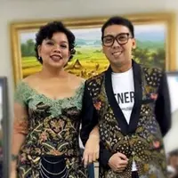 Persahabatan Tika Panggabean dan Udjo  (Instagram/@project .pop)