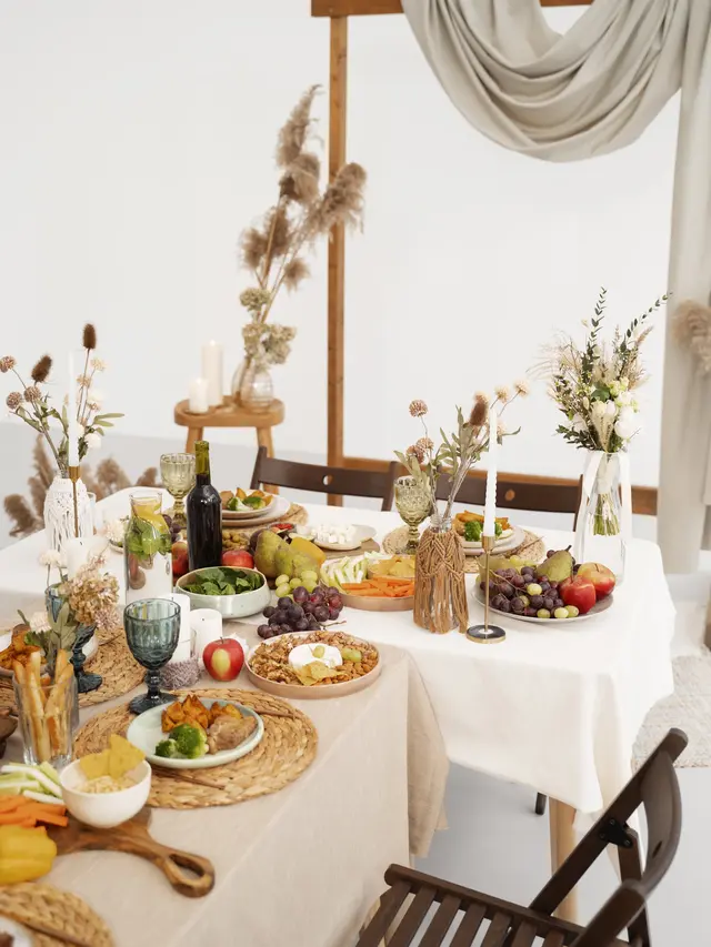 Palet Warna Elegan untuk Mendekorasi Meja Makan Idul Fitri yang Berkesan
