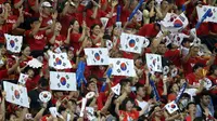 Suporter Timnas Korea Selatan U-23 di final sepak bola Asian Games 2018 di Stadion Pakansari, Cibinong, Sabtu (1/9/2018). (Bola.com/Dok. INASGOC)