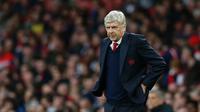 Manajer Arsene Wenger menemani Arsenal saat menghadapi Middlesbrough di Emirates Stadium, London, 22 Oktober 2016. (AFP/Ian Kington)
