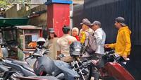 Ketika Pengguna Jalan Melawan Debt Collector Tarik Paksa Kendaraan Milik Seorang Ibu di Depok