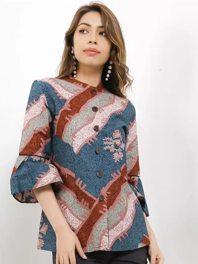 7 Model Batik Tunik Terbaru untuk Wanita, Bisa untuk Acara Kantoran hingga Kondangan di 2024