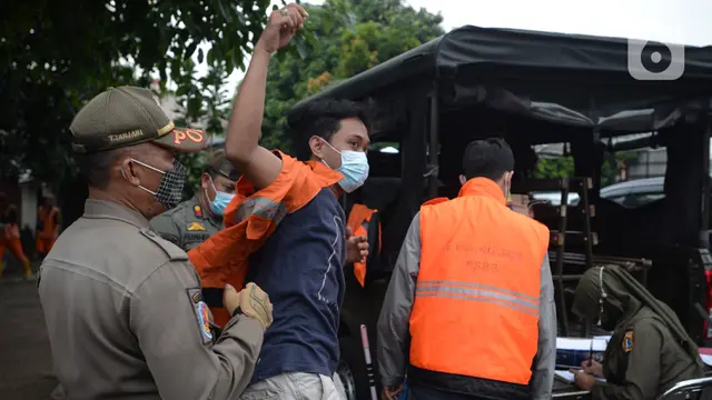 Razia masker di Kebon Nanas