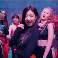 Cherry Bullet tampil dengan 7 member, hadirkan single baru yang super catchy. (YouTube 1theK)