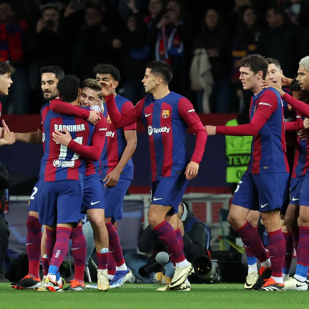 5 Fakta Menarik Kemenangan Barcelona atas Napoli di Liga Champions: Robert  Lewandowski dan Joao Cancelo Istimewa - Dunia Bola.com