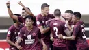 Para pemain PSM Makassar merayakan gol yang dicetak oleh Wiljan Pluim ke gawang Lao Toyota FC pada laga Piala AFC 2019 di Stadion Pakansari, Bogor, Rabu (13/3). PSM menang 7-3 atas Lao. (Bola.com/M. Iqbal Ichsan)