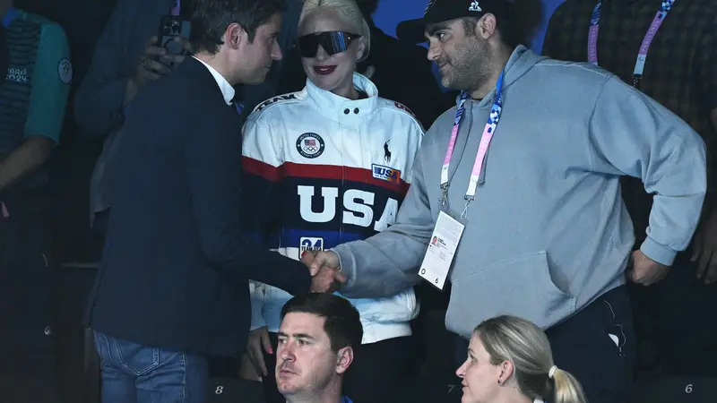 Lady Gaga Panggil Michael Polansky Sebagai Tunangan di Sela Pertandingan Renang Olimpiade Paris 2024