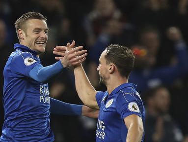 Selebrasi pemain Leicester City, Jamie Vardy usai membobol gawang Sunderland pada lanjutan Premier League di King Power Stadium, Leicester, Selasa (4/4/ 2017) Waktu setempat. Leicester menang 2-0. (Mike Egerton/PA via AP)