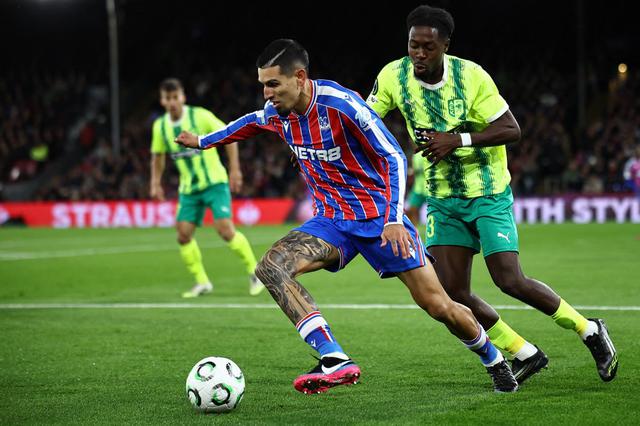 Klub Ingin Pertahankan Bek Andalannya