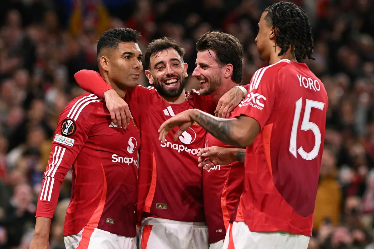 Manchester United Tantang Tottenham Hotspur
