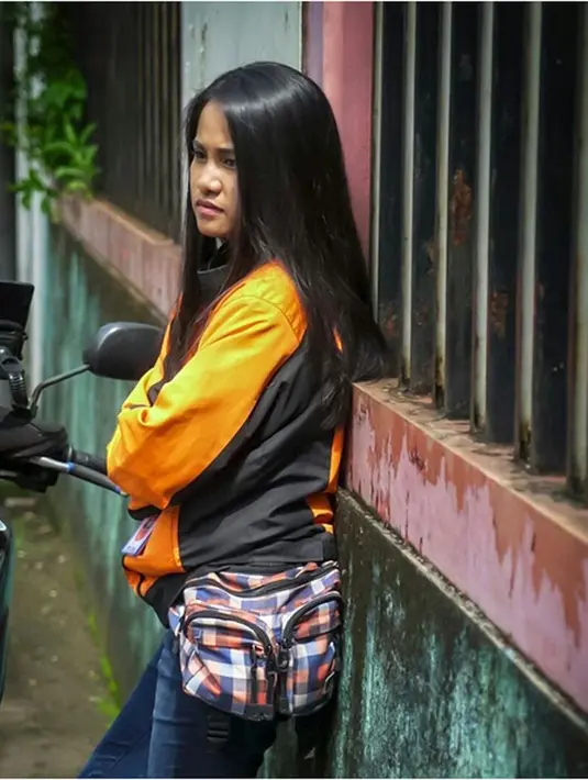 "Kalau alasannya ada tapi pengadilan nggak bisa memberi tahu. Yang jelas ada percekcokan dalam rumah tangga selama dua bulan," kata Abdul Hadi  yang tidak mau menjelaskan lebih detail. (Instagram/cqawaode)