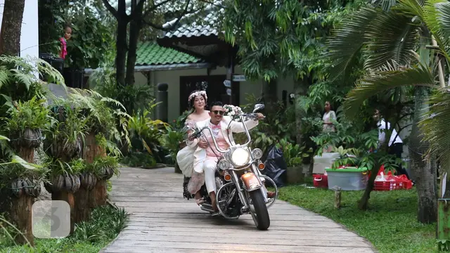 [Bintang] Hobi, Chef Aiko Keliling Pakai Moge Sebelum Naik Pelaminan