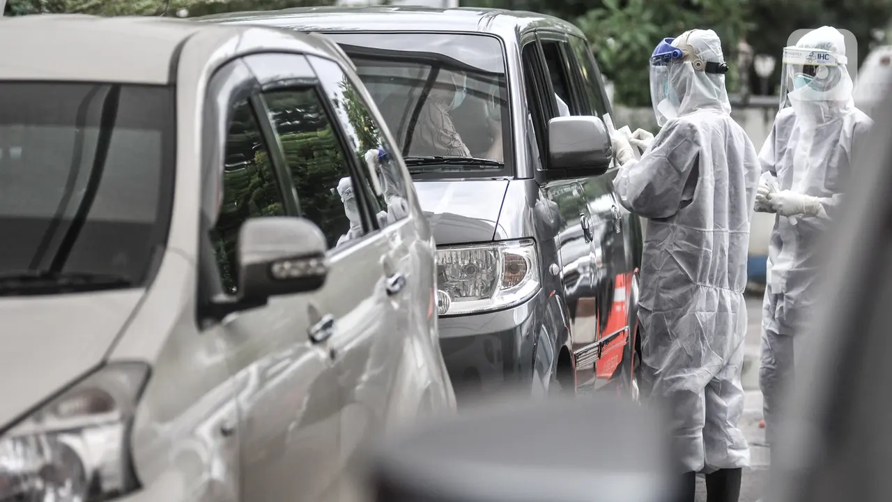 Lacak Penyebaran Covid-19 dengan Tes Swab PCR Drive Thru