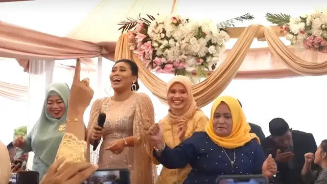 Momen Evi Masamba D'Academy Tampil di Acara Lamaran Bermahar Rp 3 Miliar