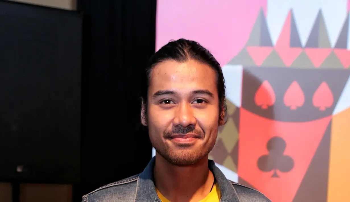Ditemui di Plaza Indonesia, Chicco enggan untuk membahas soal pacar dan memilih untuk menceritakan soal karier yang sedang digelutinya saat ini. Semua dilakukannya lantaran berkaca pada kejadian sebelumnya. (Adrian Putra/Bintang.com)