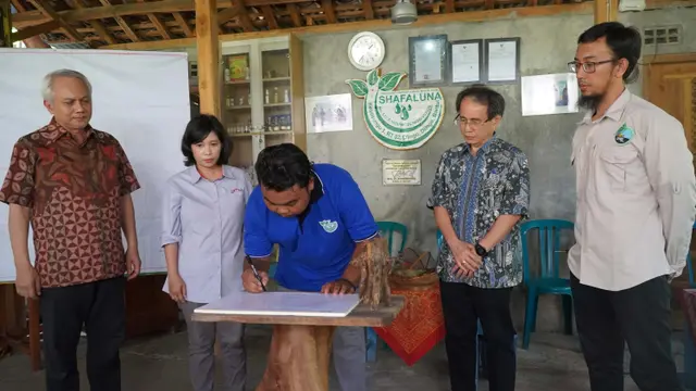 Kolaborasi YDBA dan DAB Subur dalam Pembinaan Petani Serai Wangi