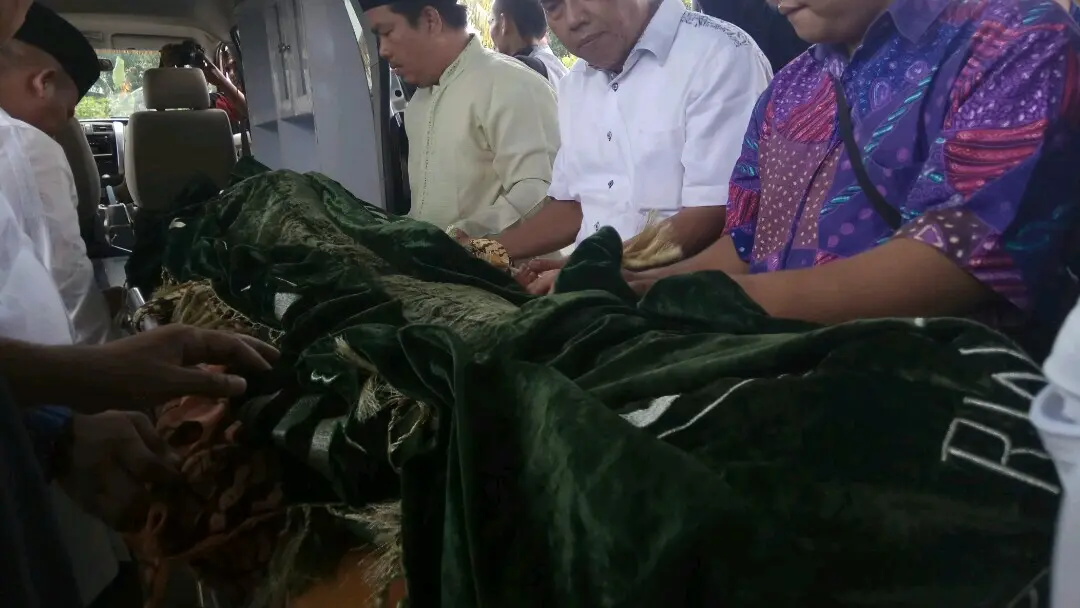 Keluarga dr Ryan Thamrin, eks presenter Dr Oz Indonesia, membantah jika almarhum meninggal karena jatuh ataupun serangan jantung. (Liputan6.com/M Syukur)