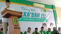 Sandiaga Uno saat bertemu para pengurus, kader serta bacaleg partai Ka'bah di gedung DPW PPP Banten. (Liputan6.com/Yandhi Deslatama)