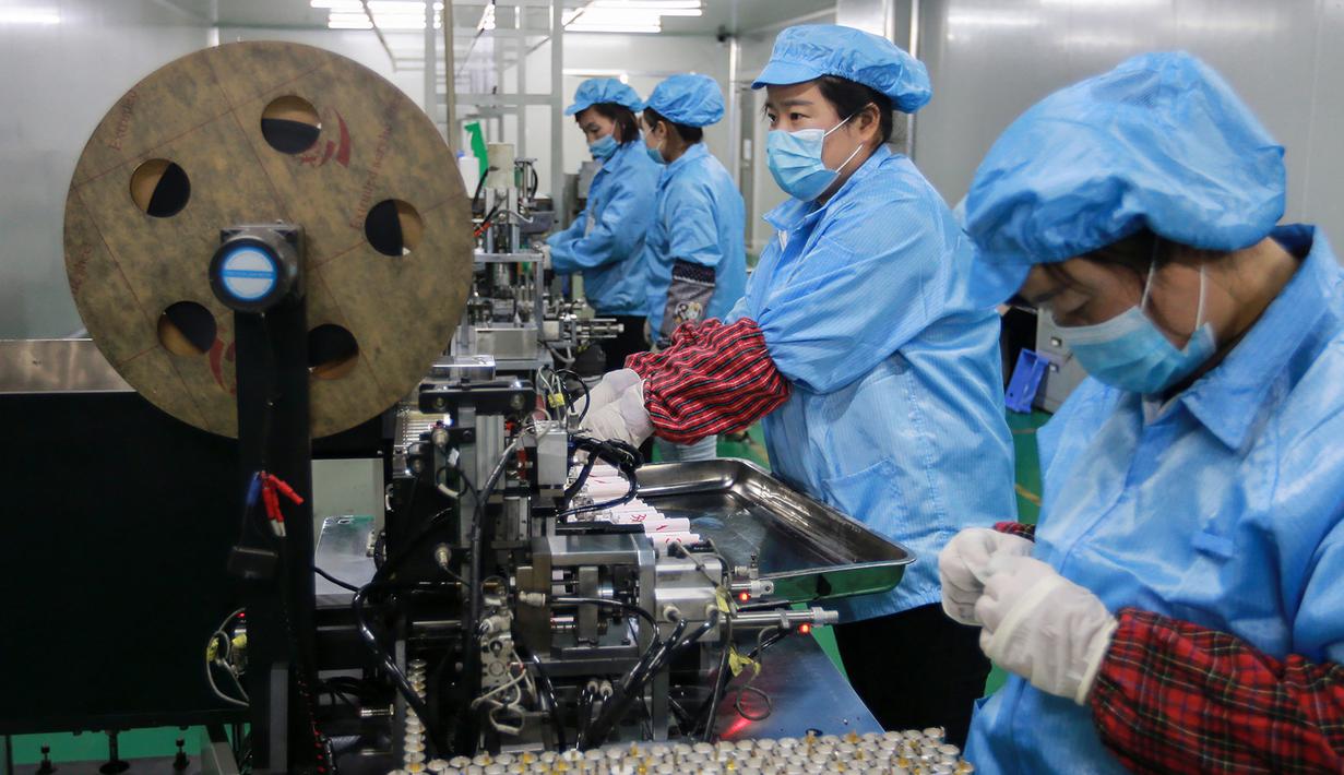 FOTO: Mengintip Aktivitas Pekerja Pabrik Baterai di China - Global  Liputan6.com
