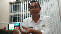 Disnaker Kota Cirebon memanfaatkan teknologi dalam membantu masyarakat mencari kerja. Foto (Liputan6,com / Panji Prayitno)