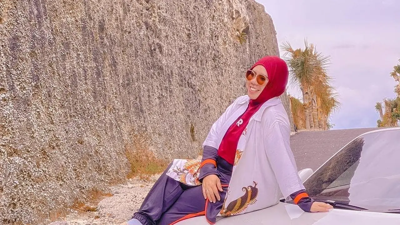 6 Gaya Glamor Rohimah Alli Usai Cerai dari Kiwil, Curi Perhatian